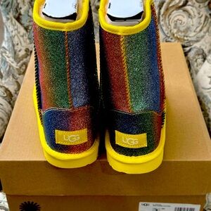 Brand new unworn with box. Your little will love them. Look fly and in style.